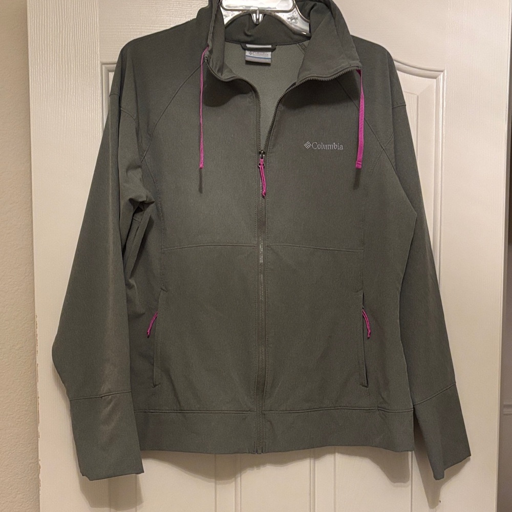 Columbia Lightweight Women's Jacket in Dark Olive Green with Pink Zippers L